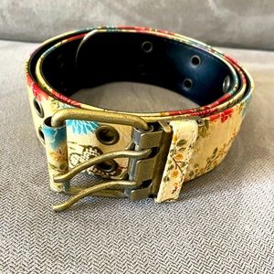 Flowered Leather belt